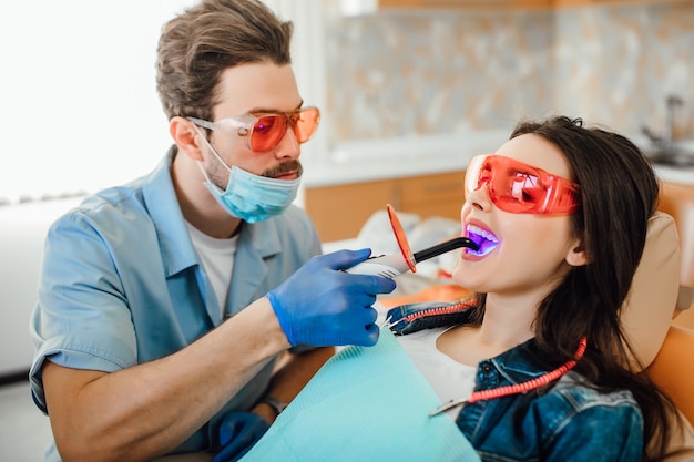  ما هي أحدث تقنيات تبييض الأسنان؟